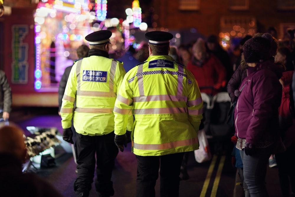 Porter plainte contre la police: comment agir en cas de mauvais traitement ou d'abus?