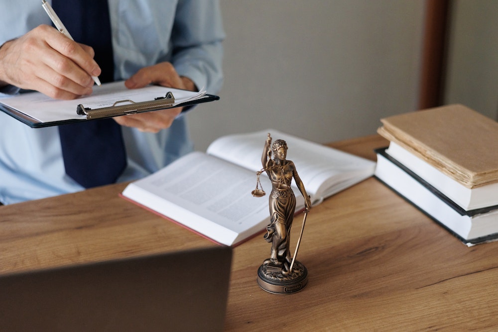 Aspects juridiques essentiels de la reprise d'entreprise : guide pour les entrepreneurs