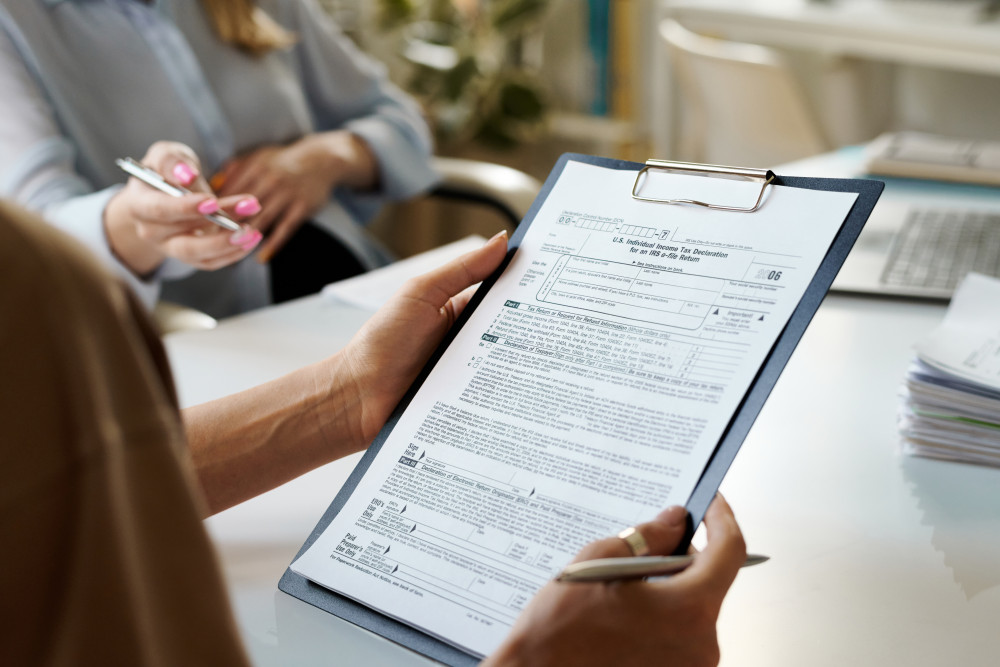 Les caractéristiques et la qualification du contrat de travail : une analyse approfondie