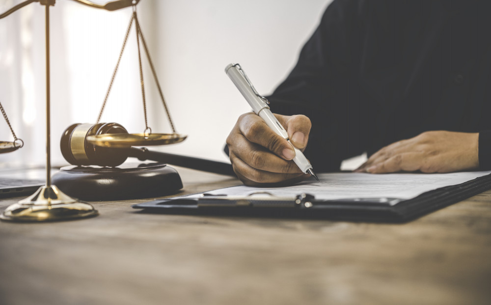 Attaquer son employeur aux Prud'hommes : conseils et procédures d'un avocat