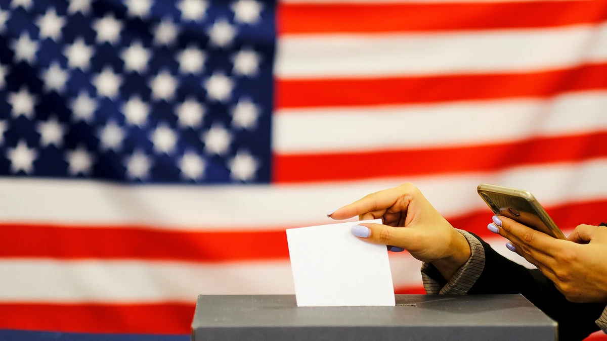 Le vote électronique : une révolution démocratique aux enjeux environnementaux et juridiques complexes